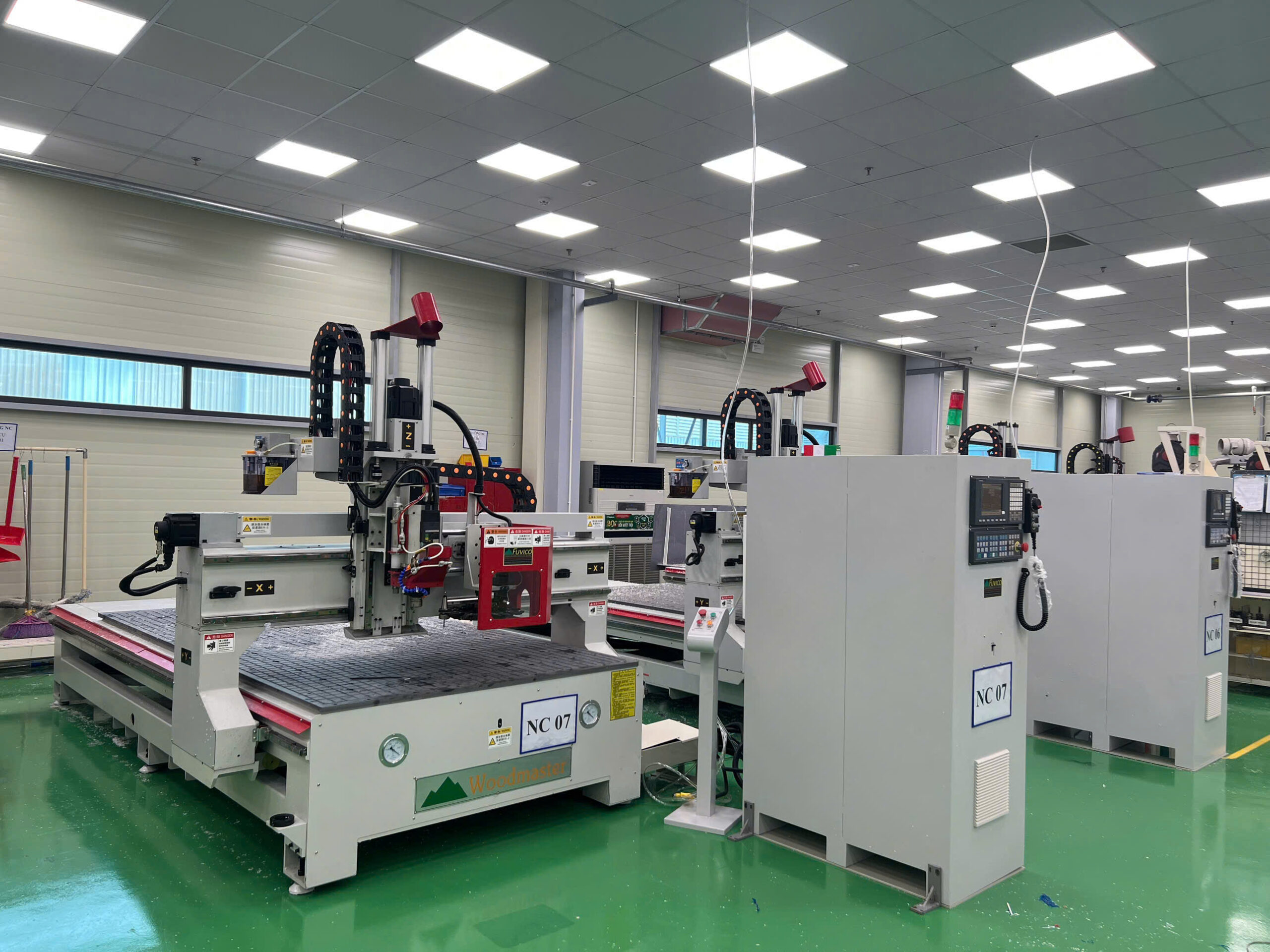 Hệ thống máy CNC và dây chuyền gia công nhựa kỹ thuật hiện đại tại nhà máy SIE VINA.